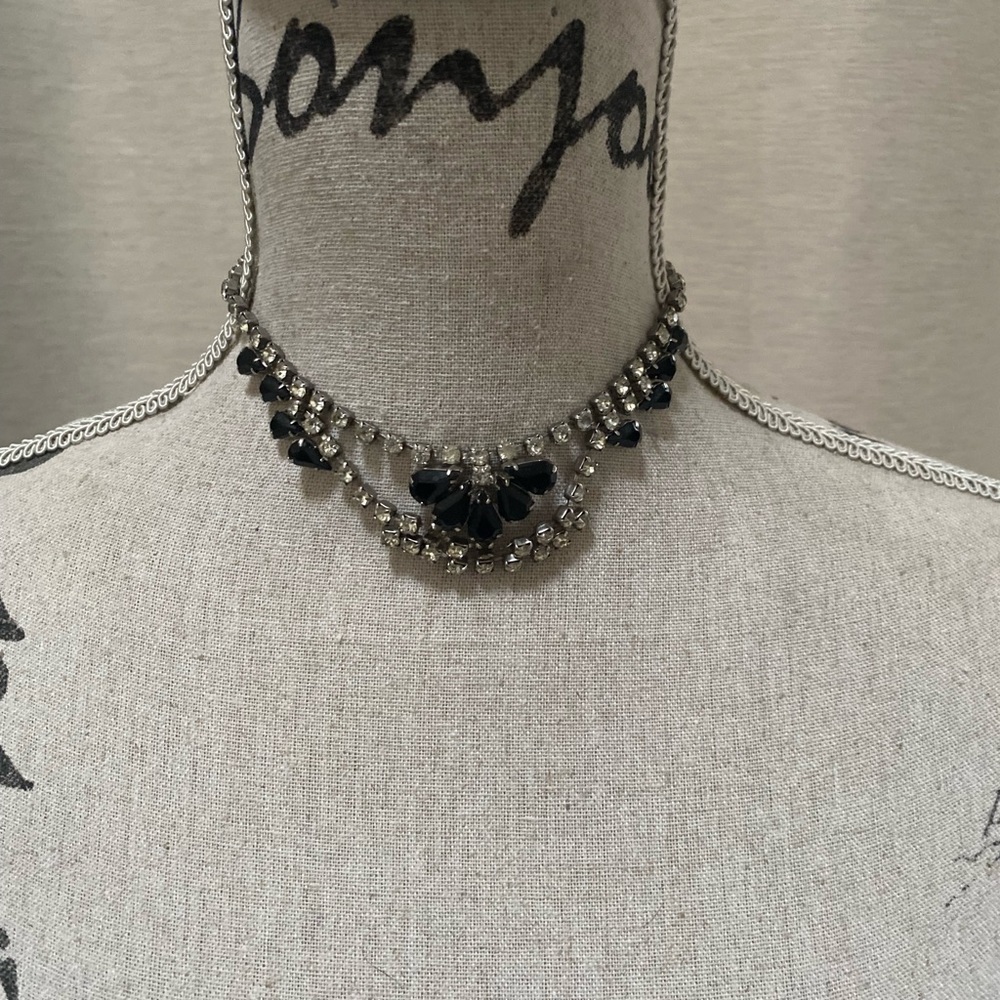 Black and crystal vintage necklace - Picture 2 of 5